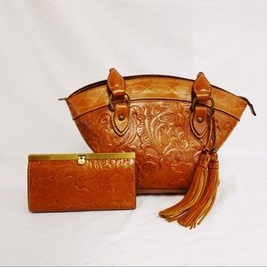 SOLD!!! Patricia Nash Carmel leather purse wallet